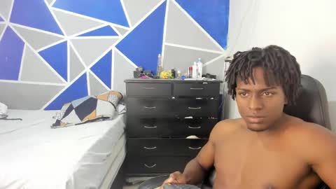 troy_stonee online show from February 26, 3:46 pm