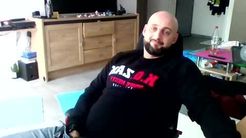 twardyidlugi online show from January 25, 11:23 am