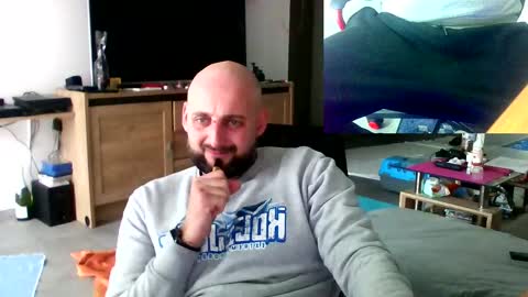 twardyidlugi online show from January 26, 1:47 pm