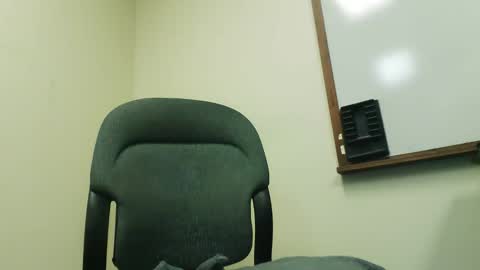 twayne29x online show from January 6, 10:14 pm