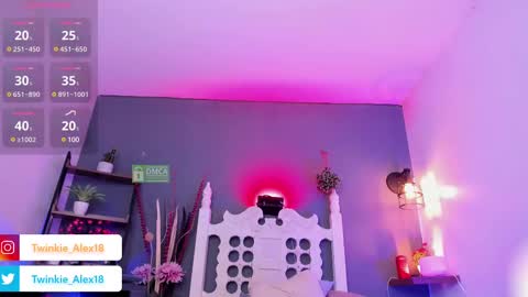 T W I N  K I E     A L E X online show from March 4, 9:43 pm