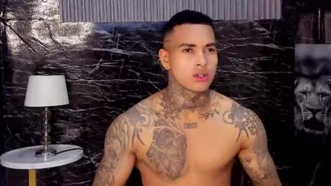tyler_bell_ online show from June 2, 2:01 am