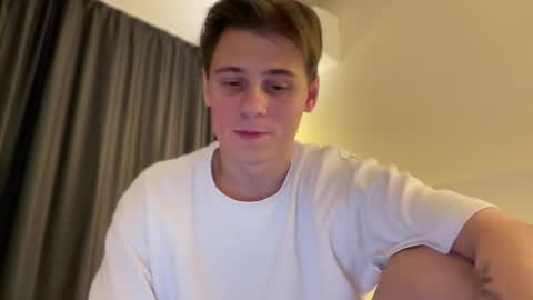 Snapshot of tyler_garrner chatting on October 25, 2:52 pm tyler_garrner online show from October 25, 2:52 pm