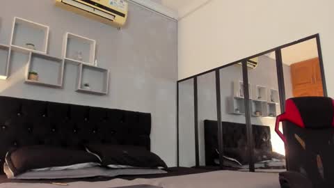 tyler_hank1 online show from December 21, 2:30 am