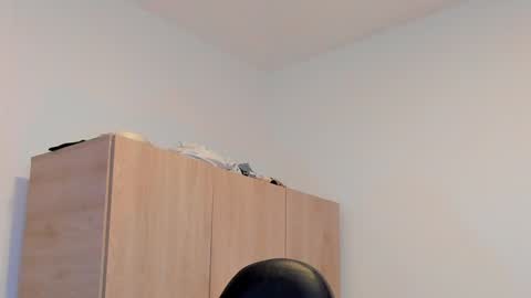     online show from December 5, 2:11 pm