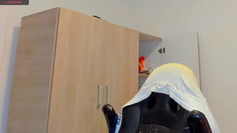     online show from January 31, 9:16 am