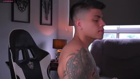 Snapshot of tyler_muscle chatting on September 30, 3:15 pm David online show from September 30, 3:15 pm
