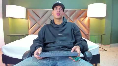 Tyler Rodriguez online show from October 23, 10:02 pm