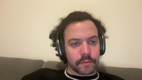 Tyleruzi online show from December 11, 10:27 pm