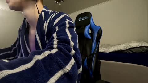 uijiujui online show from January 5, 9:36 pm