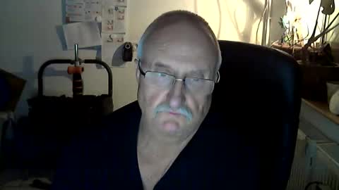 Ulli online show from February 6, 11:45 pm