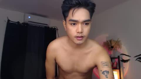 Snapshot of ultimatesexytrans chatting on March 6, 7:10 pm Alex online show from March 6, 7:10 pm