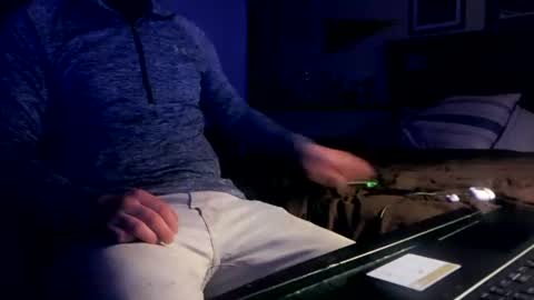 untouchableace84 online show from October 22, 4:16 am