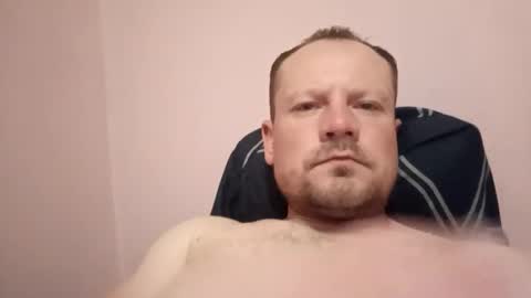 uoiuytr online show from May 8, 7:36 pm