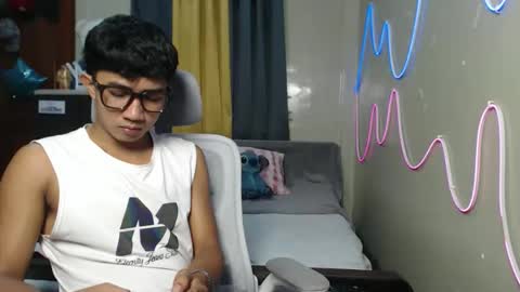 jonny online show from June 2, 11:22 am