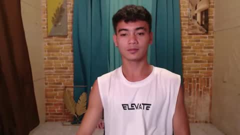 ur_naughtyboy_raphael online show from September 20, 9:42 am