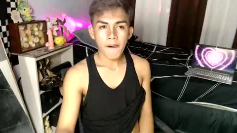 ur_shan21 online show from July 2, 8:04 pm