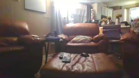Snapshot of ur_zaddy4now chatting on January 24, 8:13 am ur_zaddy4now online show from January 24, 8:13 am