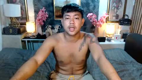 urasiankyler online show from July 10, 2:37 am
