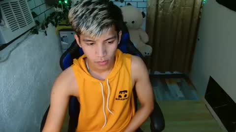 ASIANBBYBOY online show from December 2, 4:10 pm