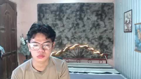 urdreamboy_doms online show from August 9, 12:18 am