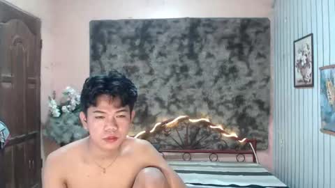 urdreamboy_doms online show from August 9, 8:20 am