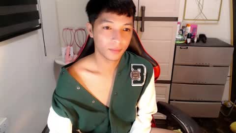 Ethan online show from April 16, 4:51 pm