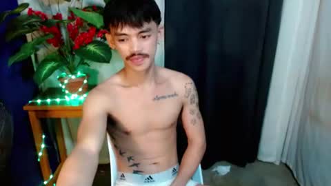 urhunky_boy online show from July 23, 5:27 am