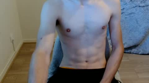 urluckyboi online show from June 1, 3:56 pm