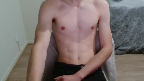 urluckyboi online show from May 19, 7:09 pm