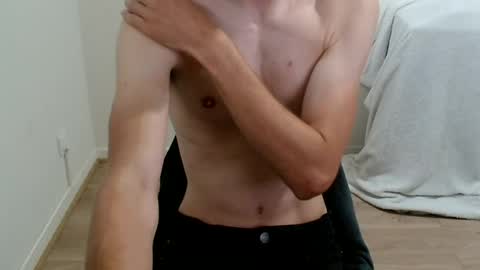 urluckyboi online show from July 17, 6:47 pm