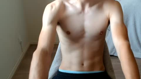 urluckyboi online show from July 13, 11:56 am