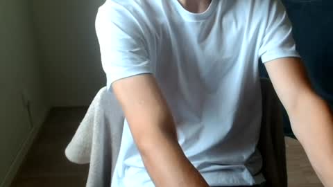 urluckyboi online show from June 20, 5:51 pm