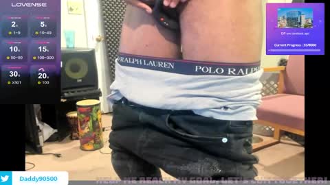 Snapshot of urnewdaddy90 chatting on December 7, 8:00 am Big Daddy online show from December 7, 8:00 am