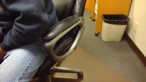 useemie online show from April 10, 7:32 pm