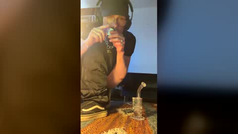 useme0limitsslut online show from May 8, 5:41 am