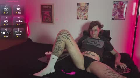 v1ctorwayne online show from May 7, 3:56 pm