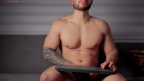 valenthinoking online show from November 2, 4:17 am