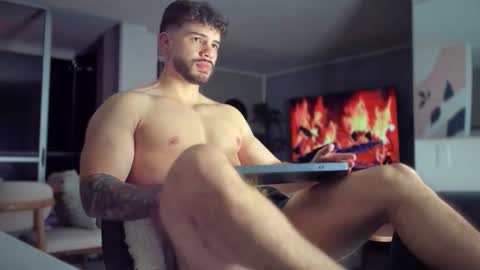 valenthinoking online show from February 21, 12:11 am