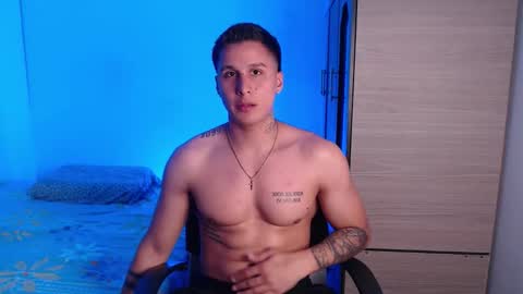 VALENTINO online show from October 27, 11:07 pm