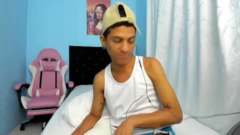 vanessa and  Alda  online show from December 14, 7:46 pm