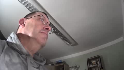 vapinghans online show from December 9, 3:56 pm