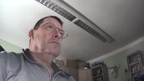 vapinghans online show from February 17, 6:09 am