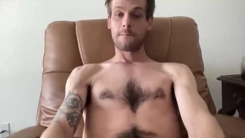 Joeyyy online show from April 7, 9:15 pm