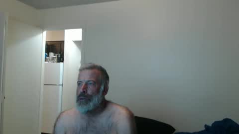 Snapshot of veryveryhairmanindenver chatting on October 22, 12:13 am hairy man online show from October 22, 12:13 am
