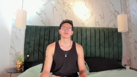 Victor Oliveira online show from March 27, 7:37 pm