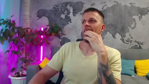 vikingchrisss online show from July 8, 10:52 am
