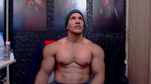 Viktor Herrera online show from February 19, 6:59 pm