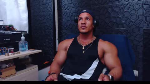 Viktor Herrera online show from December 12, 5:59 pm