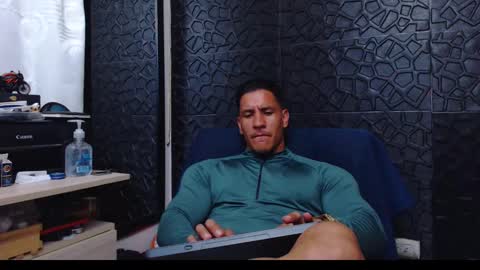 Viktor Herrera online show from January 23, 1:30 am